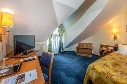 corvin-hotel-budapest-sissi-wing-sissi-room.jpg